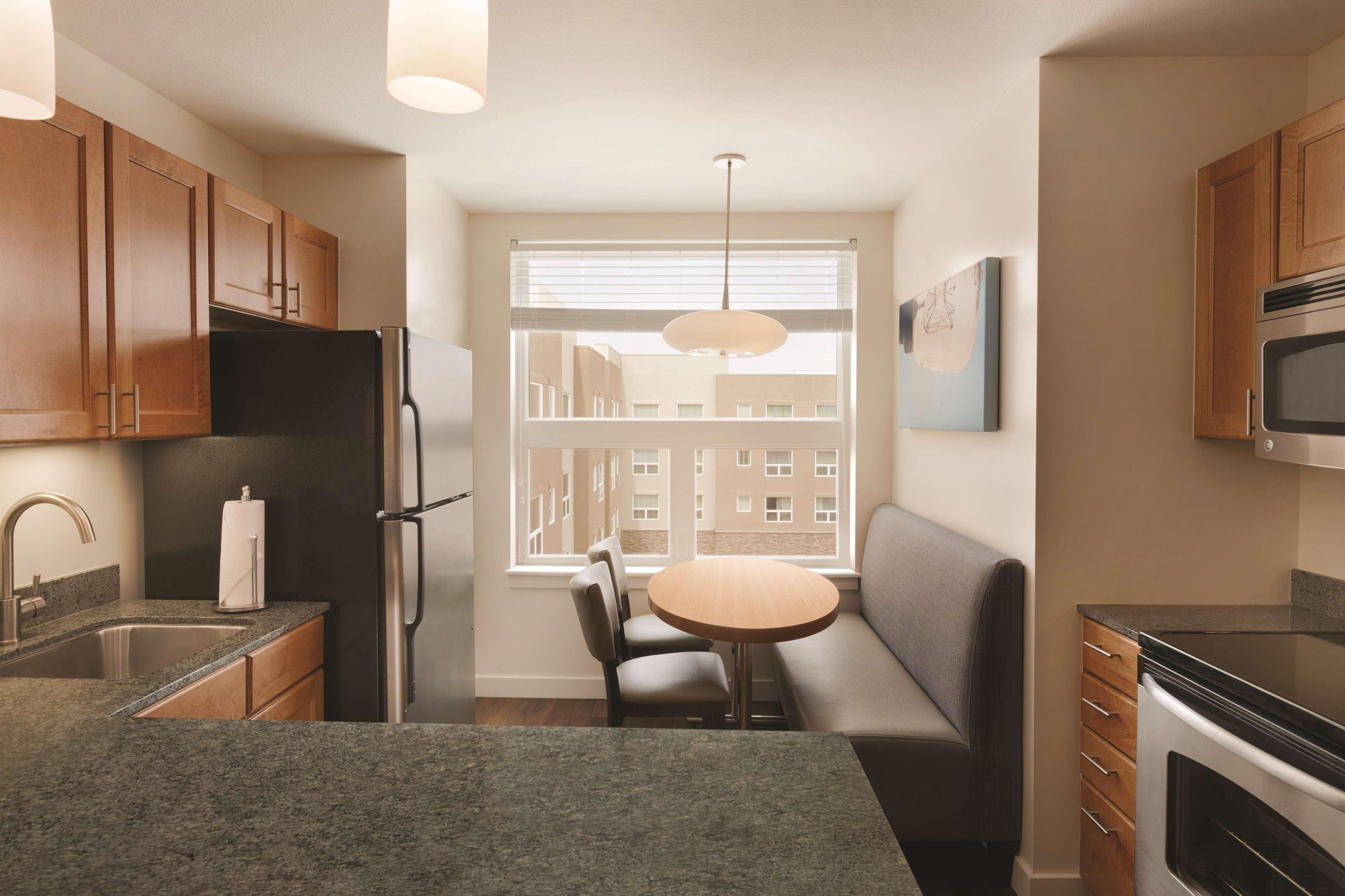Hyatt House Airport Hotel DEN
